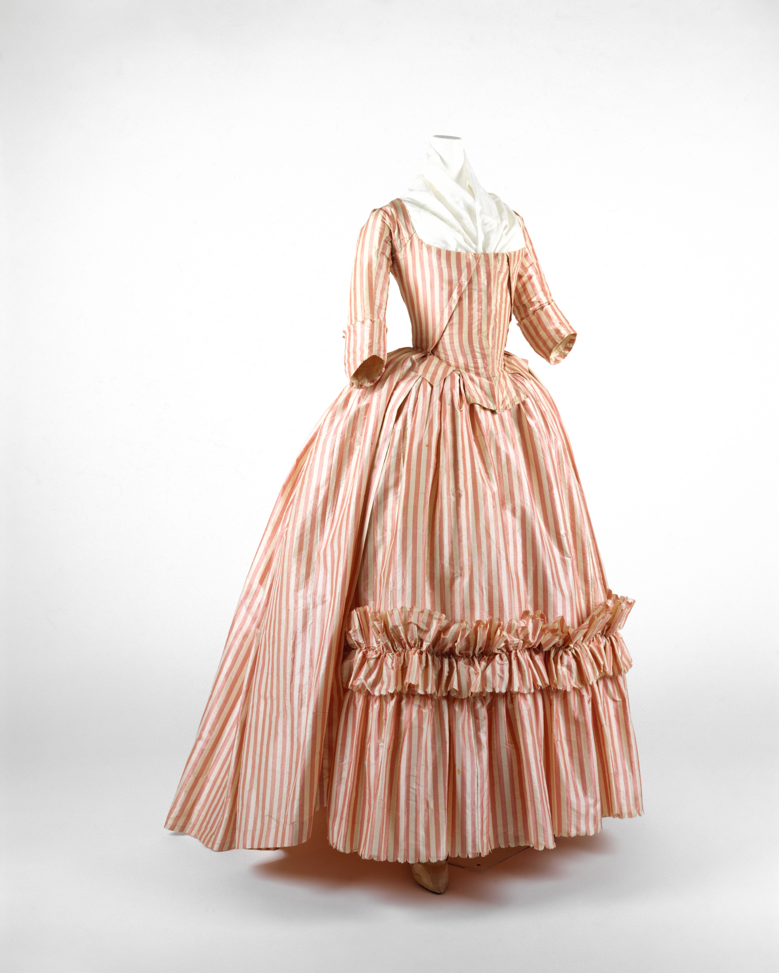 18th Century Fashion: Dresses – La France Sauvée ou le Tyran