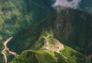 Por Preben Nilsen (@prebz22) on Unsplash - Machu Picchu Mountain photo by Preben Nilsen, CC0, https://commons.wikimedia.org/w/index.php?curid=66042396