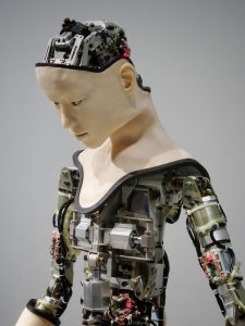 Picture of a robot by Possessed Photography - unsplash.com